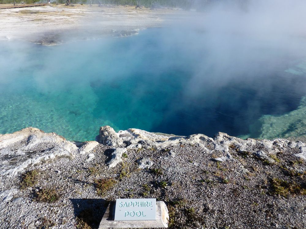 Yellowstone Biscuit basin (15).JPG